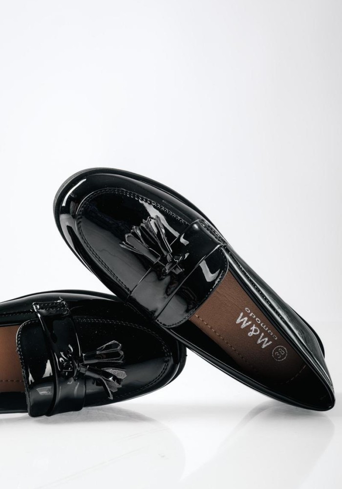 Flat λουστρίνι loafers με κρόσια old fashioned στυλ ΜΑΥΡΟ
