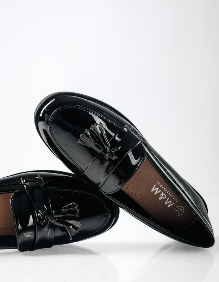 Flat λουστρίνι loafers με κρόσια old fashioned στυλ ΜΑΥΡΟ