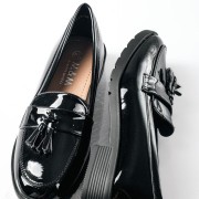 Flat λουστρίνι loafers με κρόσια old fashioned στυλ ΜΑΥΡΟ Flat λουστρίνι loafers με κρόσια old fashioned στυλ ΜΑΥΡΟ