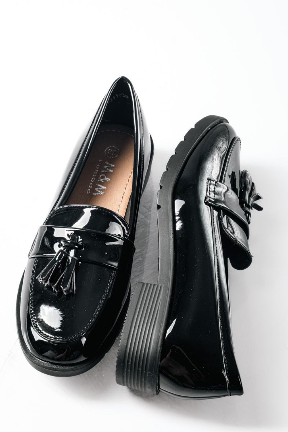 Flat λουστρίνι loafers με κρόσια old fashioned στυλ ΜΑΥΡΟ Flat λουστρίνι loafers με κρόσια old fashioned στυλ ΜΑΥΡΟ