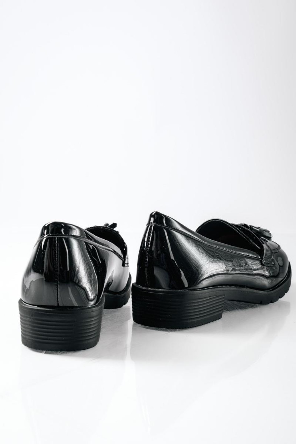 Flat λουστρίνι loafers με κρόσια old fashioned στυλ ΜΑΥΡΟ Flat λουστρίνι loafers με κρόσια old fashioned στυλ ΜΑΥΡΟ