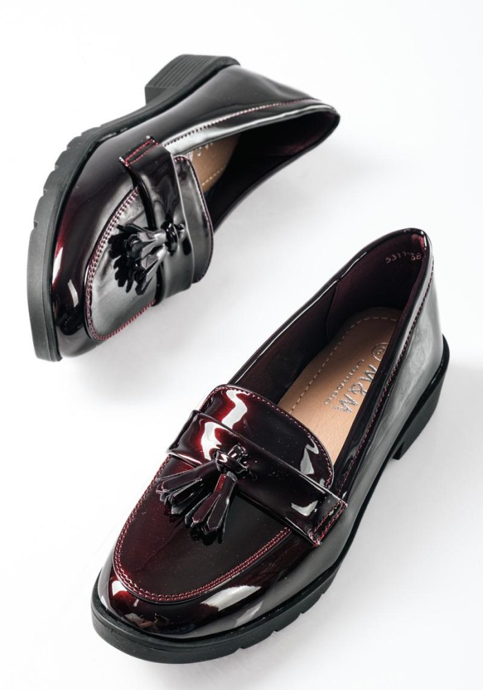 Flat λουστρίνι loafers με κρόσια old fashioned στυλ ΜΠΟΡΝΤΩ