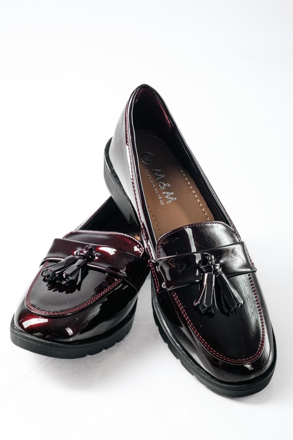Flat λουστρίνι loafers με κρόσια old fashioned στυλ ΜΠΟΡΝΤΩ Flat λουστρίνι loafers με κρόσια old fashioned στυλ ΜΠΟΡΝΤΩ