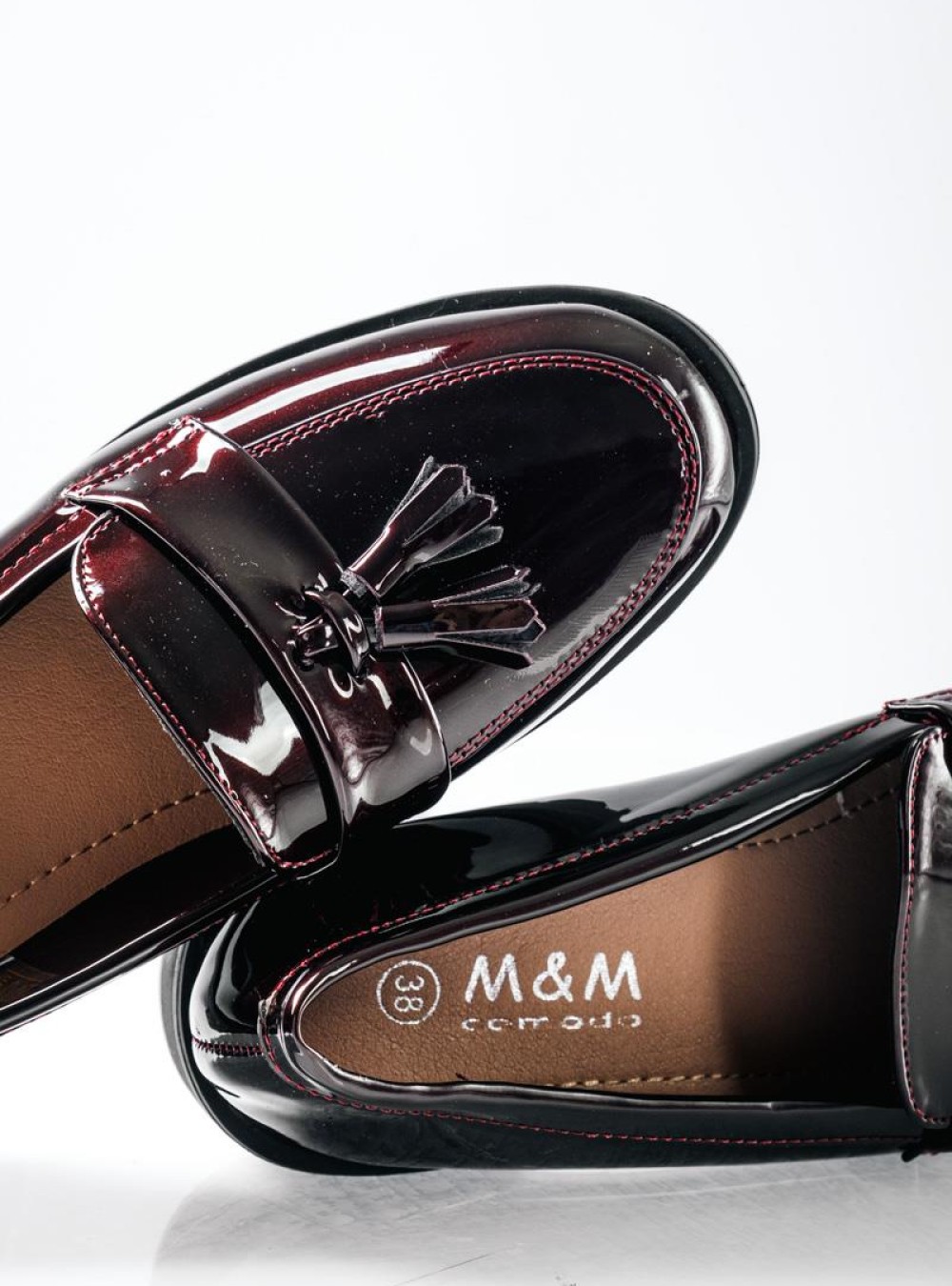 Flat λουστρίνι loafers με κρόσια old fashioned στυλ ΜΠΟΡΝΤΩ Flat λουστρίνι loafers με κρόσια old fashioned στυλ ΜΠΟΡΝΤΩ