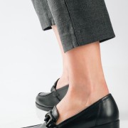 RAGAZZA Δερμάτινο loafer με διακριτική αλυσίδα ΜΑΥΡΟ