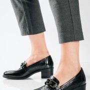 RAGAZZA λουστρίνι loafer με διακριτική αλυσίδα ΜΑΥΡΟ