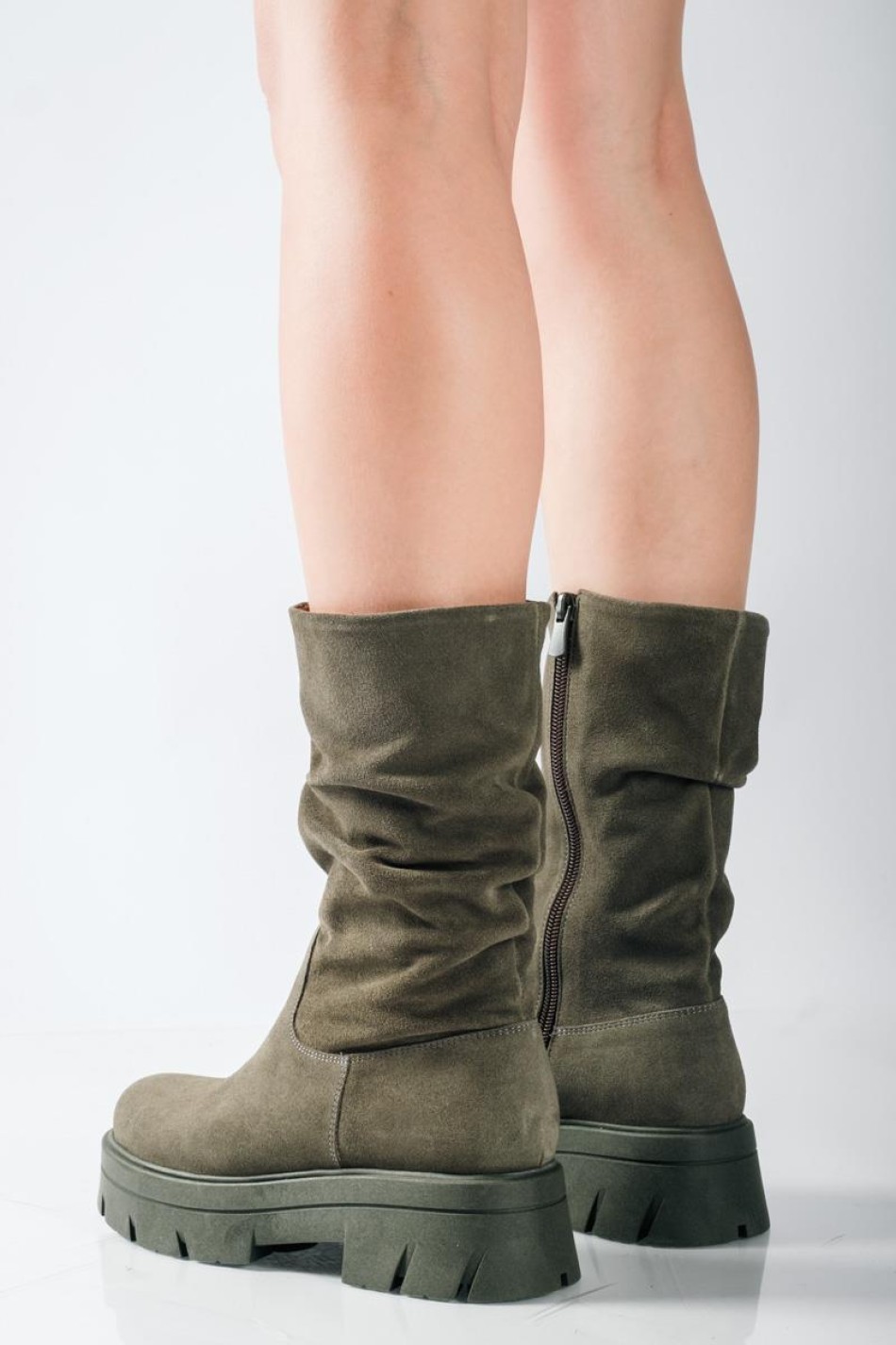 RAGAZZA suede δερμάτινα μποτάκια με tracksole και σούρα στο επάνω μέρος ΛΑΔΙ