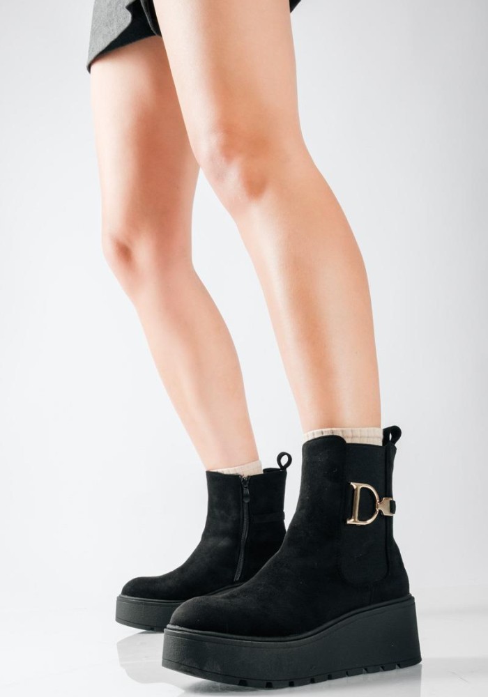 Chelsea suede μποτάκια με πλατφόρμα και μεταλλικό στοιχείο ΜΑΥΡΟ