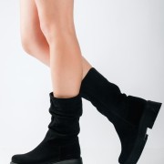 RAGAZZA suede δερμάτινα μποτάκια με tracksole και σούρα στο επάνω μέρος ΜΑΥΡΟ
