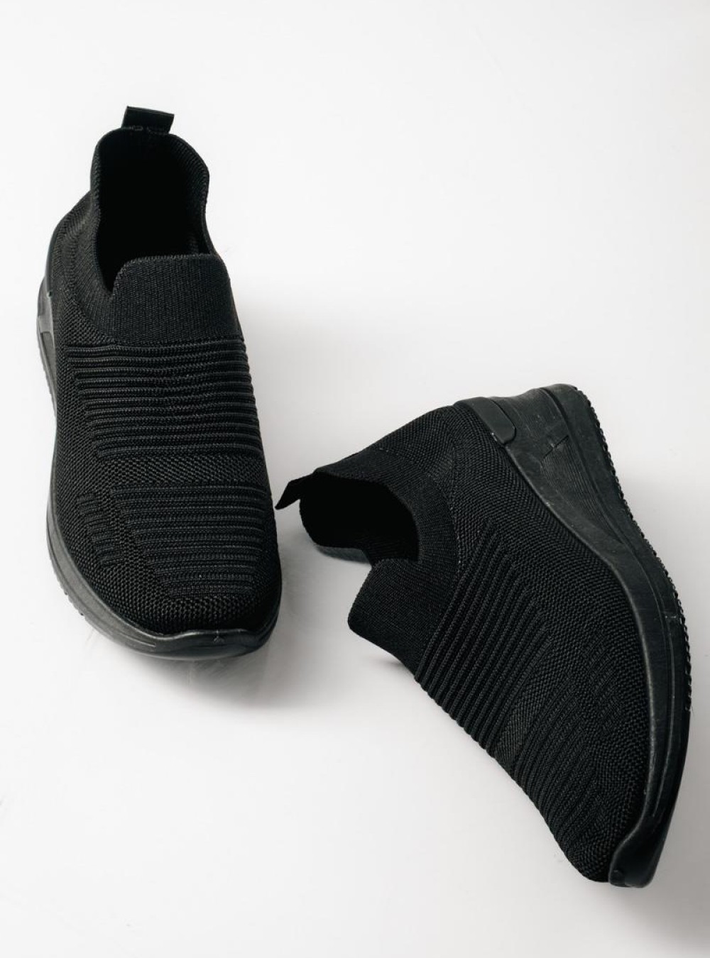 Slip-on γυναικεία sneakers  τύπου κάλτσα  ΜΑΥΡΟ Slip-on γυναικεία sneakers  τύπου κάλτσα  ΜΑΥΡΟ