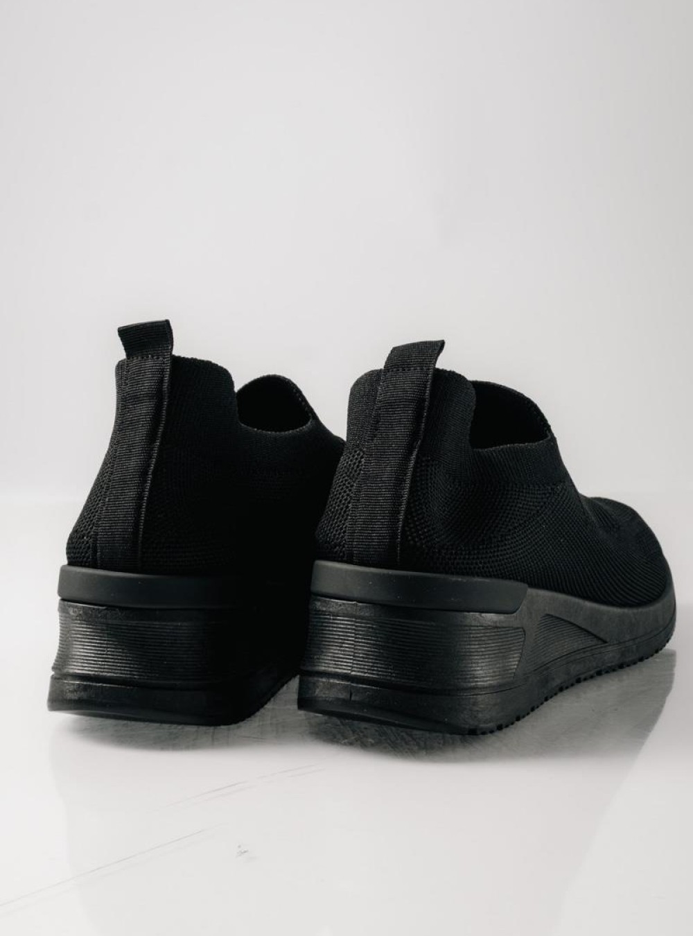Slip-on γυναικεία sneakers  τύπου κάλτσα  ΜΑΥΡΟ Slip-on γυναικεία sneakers  τύπου κάλτσα  ΜΑΥΡΟ