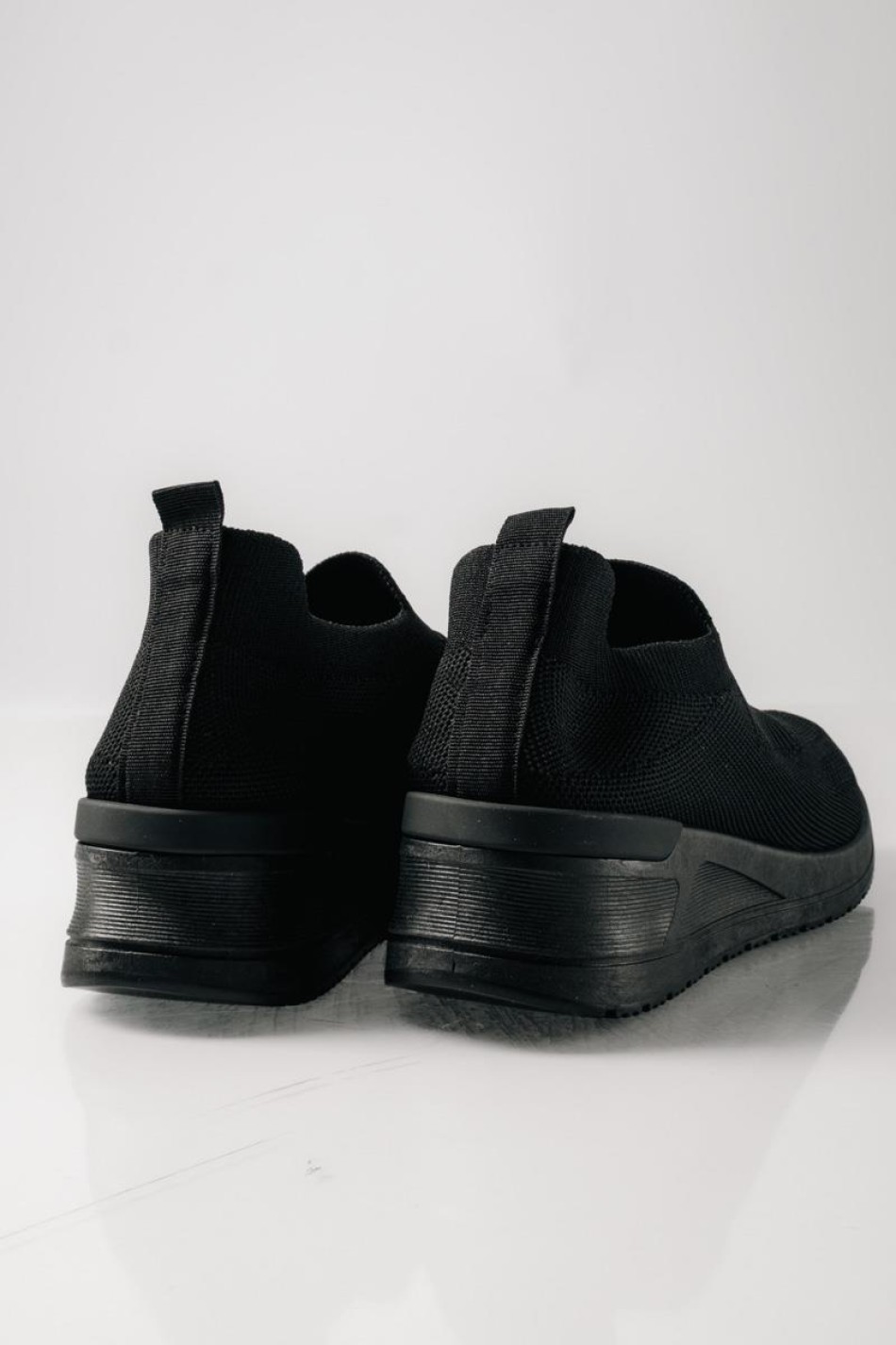 Slip-on γυναικεία sneakers  τύπου κάλτσα  ΜΑΥΡΟ