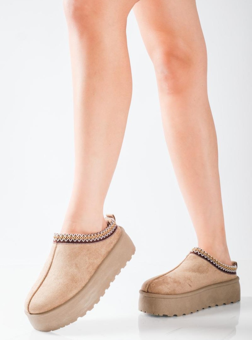 Clog δίσολο με εσωτερική γούνα και boho σχέδιο ΠΟΥΡΟ Clog δίσολο με εσωτερική γούνα και boho σχέδιο ΠΟΥΡΟ