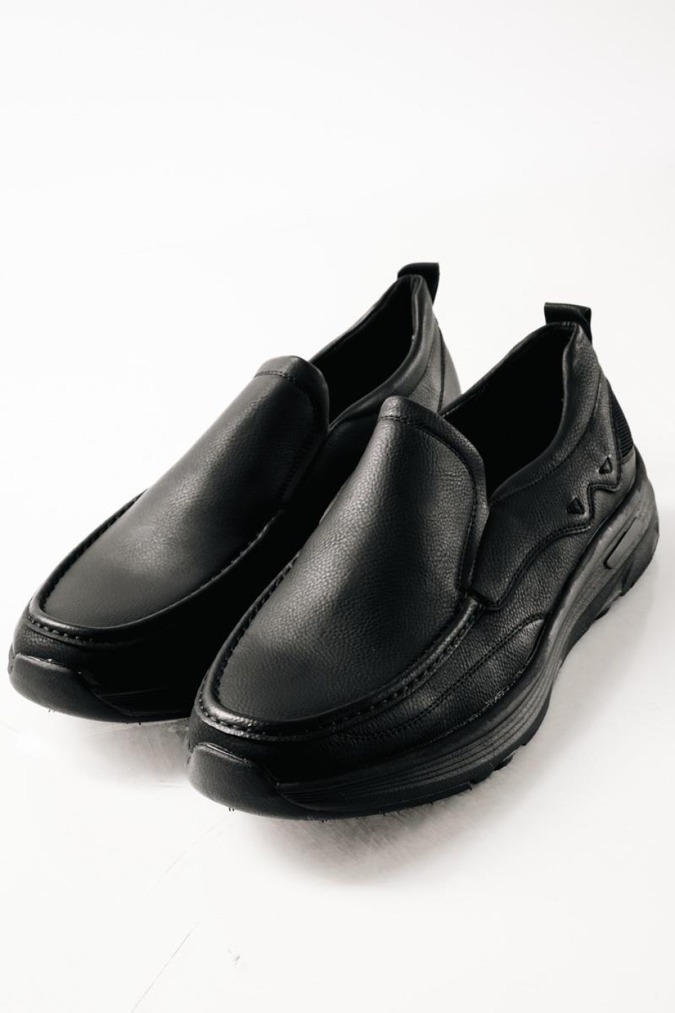 Ανδρικά Slip-On Casual παπούτσια με ελαφριά σόλα ΜΑΥΡΟ Ανδρικά Slip-On Casual παπούτσια με ελαφριά σόλα ΜΑΥΡΟ