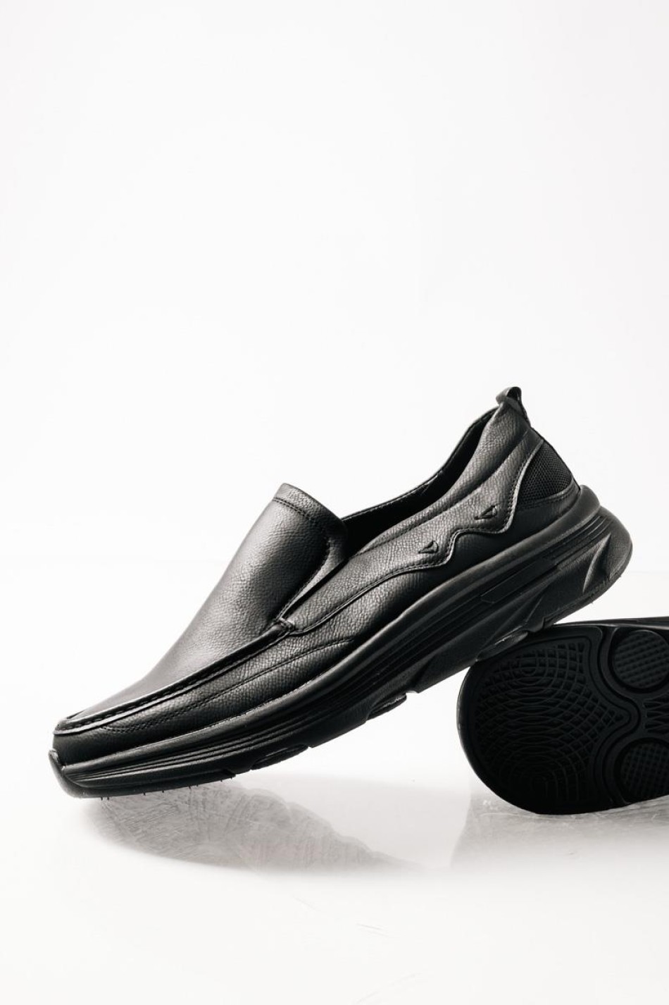 Ανδρικά Slip-On Casual παπούτσια με ελαφριά σόλα ΜΑΥΡΟ Ανδρικά Slip-On Casual παπούτσια με ελαφριά σόλα ΜΑΥΡΟ