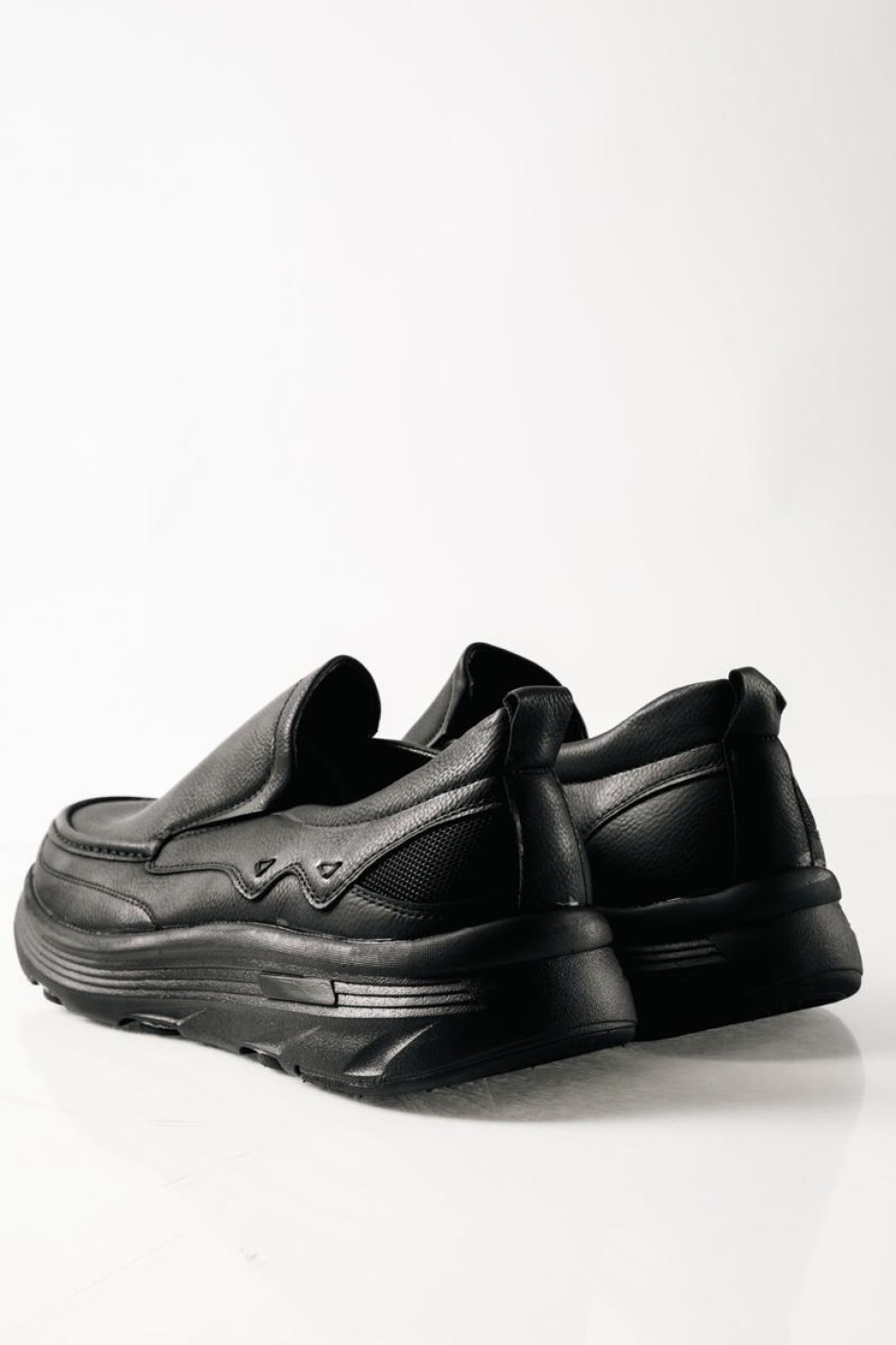 Ανδρικά Slip-On Casual παπούτσια με ελαφριά σόλα ΜΑΥΡΟ Ανδρικά Slip-On Casual παπούτσια με ελαφριά σόλα ΜΑΥΡΟ