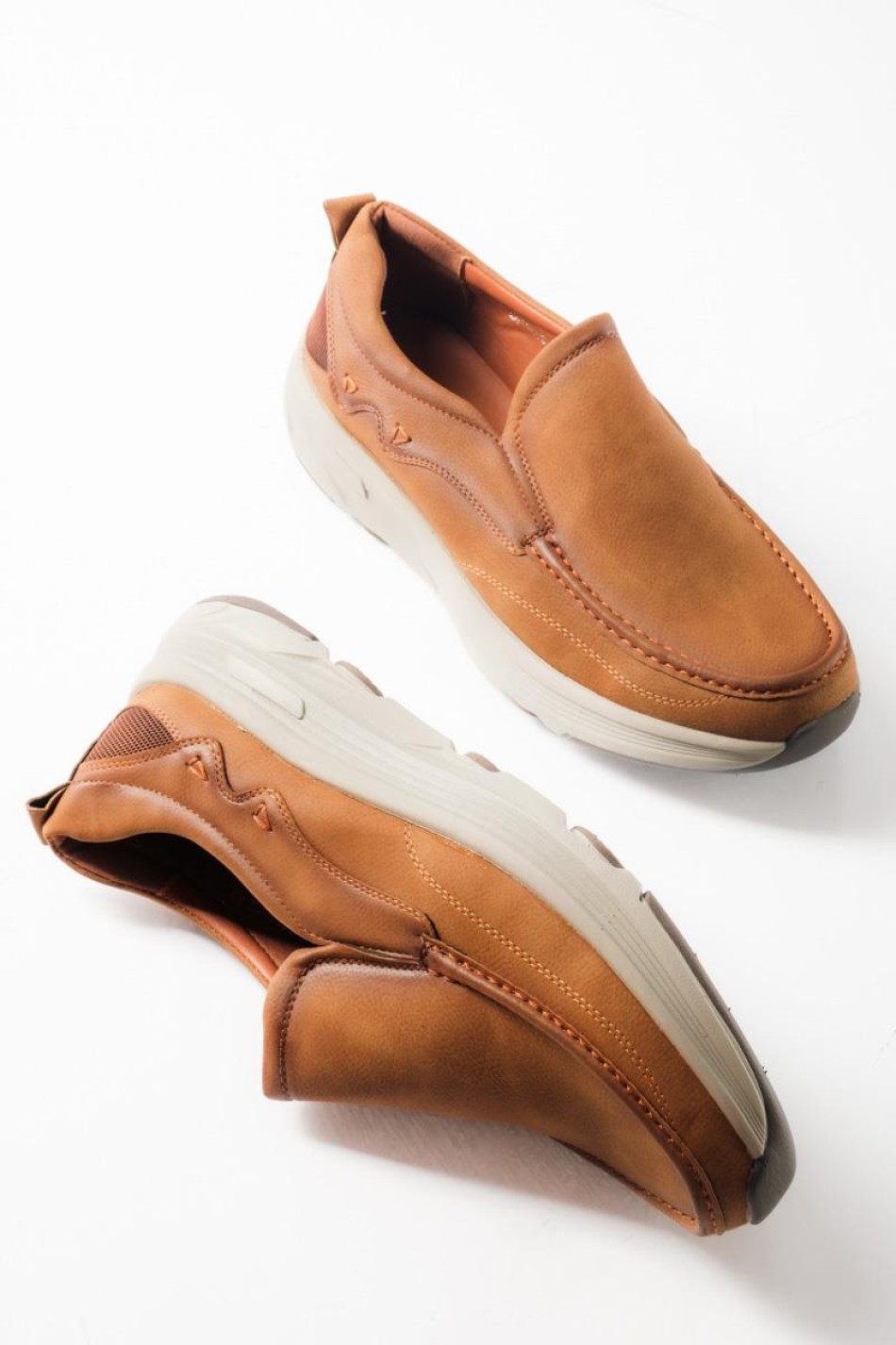 Ανδρικά Slip-On Casual παπούτσια με ελαφριά σόλα ΚΑΦΕ Ανδρικά Slip-On Casual παπούτσια με ελαφριά σόλα ΚΑΦΕ