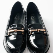 Loafers με διακοσμητική αγκράφα και διακριτική γυαλάδα ΜΑΥΡΟ Loafers με διακοσμητική αγκράφα και διακριτική γυαλάδα ΜΑΥΡΟ