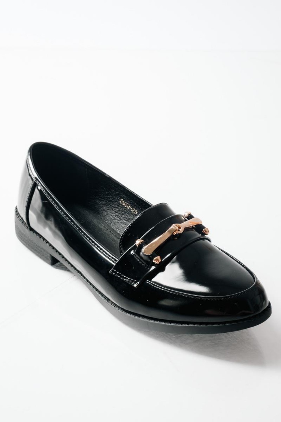 Loafers με διακοσμητική αγκράφα και διακριτική γυαλάδα ΜΑΥΡΟ Loafers με διακοσμητική αγκράφα και διακριτική γυαλάδα ΜΑΥΡΟ