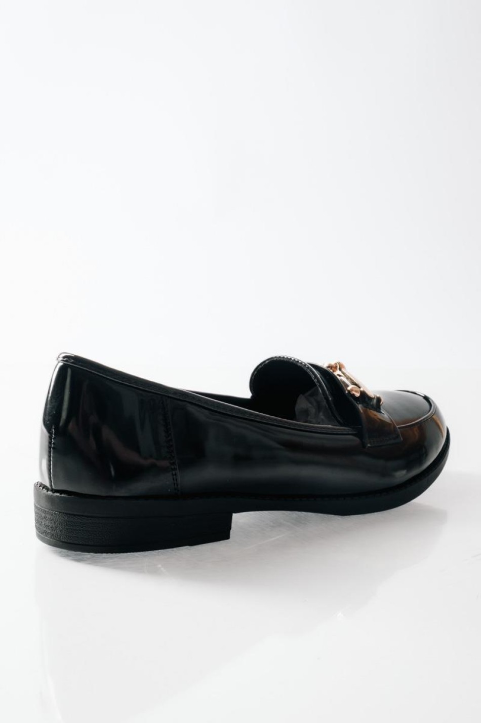 Loafers με διακοσμητική αγκράφα και διακριτική γυαλάδα ΜΑΥΡΟ Loafers με διακοσμητική αγκράφα και διακριτική γυαλάδα ΜΑΥΡΟ