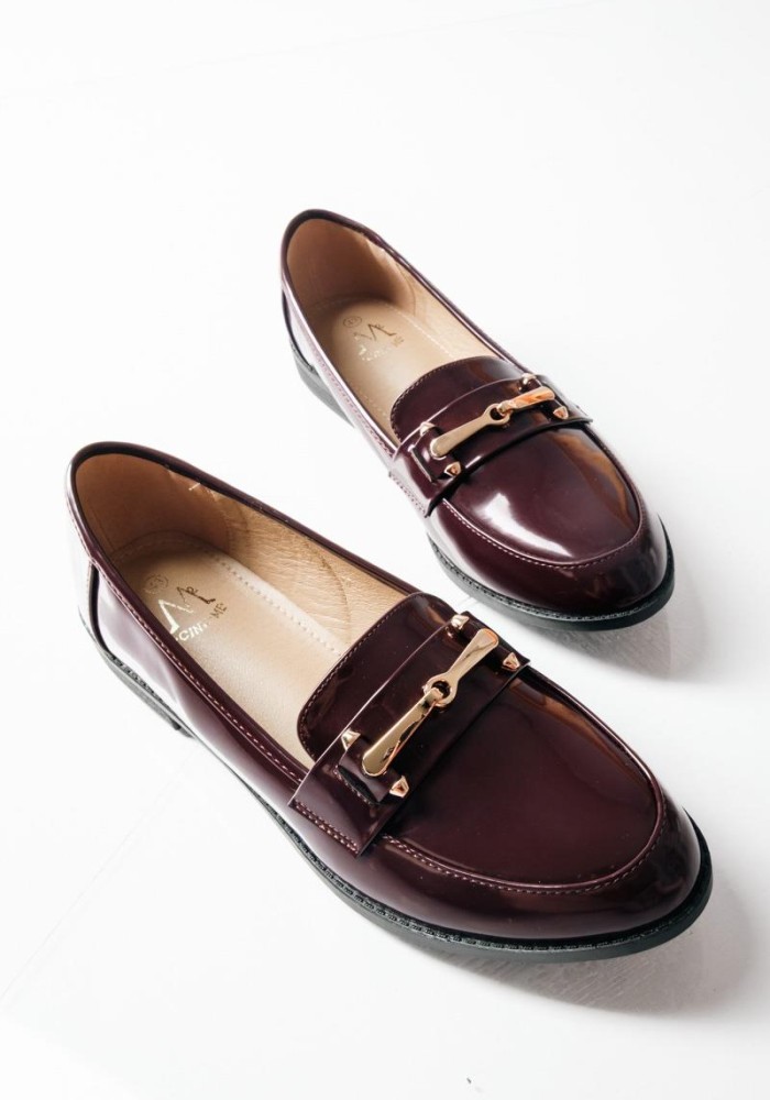 Loafers με διακοσμητική αγκράφα και διακριτική γυαλάδα ΜΠΟΡΝΤΩ