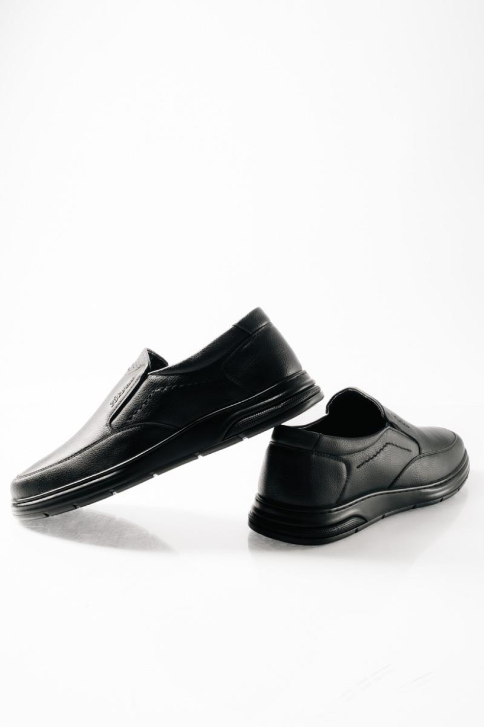 ΖΑΚ ανδρικά slip-on με κομψές λεπτομέρειες ραφών για διαχρονικό στυλ ΜΑΥΡΟ ΖΑΚ ανδρικά slip-on με κομψές λεπτομέρειες ραφών για διαχρονικό στυλ ΜΑΥΡΟ