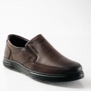 ΖΑΚ ανδρικά slip-on με κομψές λεπτομέρειες ραφών για διαχρονικό στυλ ΚΑΦΕ ΖΑΚ ανδρικά slip-on με κομψές λεπτομέρειες ραφών για διαχρονικό στυλ ΚΑΦΕ