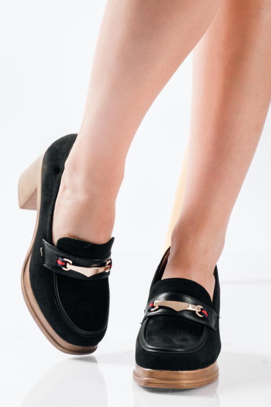 Suede loafers με χοντρό τακούνι ξύλινης όψης και μεταλλική αγκράφα ΜΑΥΡΟ