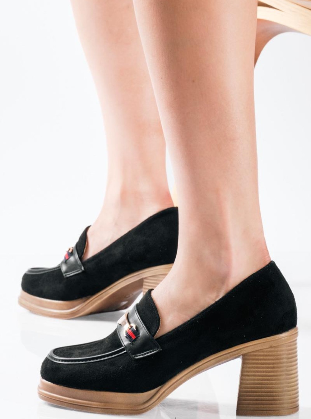 Suede loafers με χοντρό τακούνι ξύλινης όψης και μεταλλική αγκράφα ΜΑΥΡΟ Suede loafers με χοντρό τακούνι ξύλινης όψης και μεταλλική αγκράφα ΜΑΥΡΟ