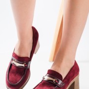 Suede loafers με χοντρό τακούνι ξύλινης όψης και μεταλλική αγκράφα ΜΠΟΡΝΤΩ