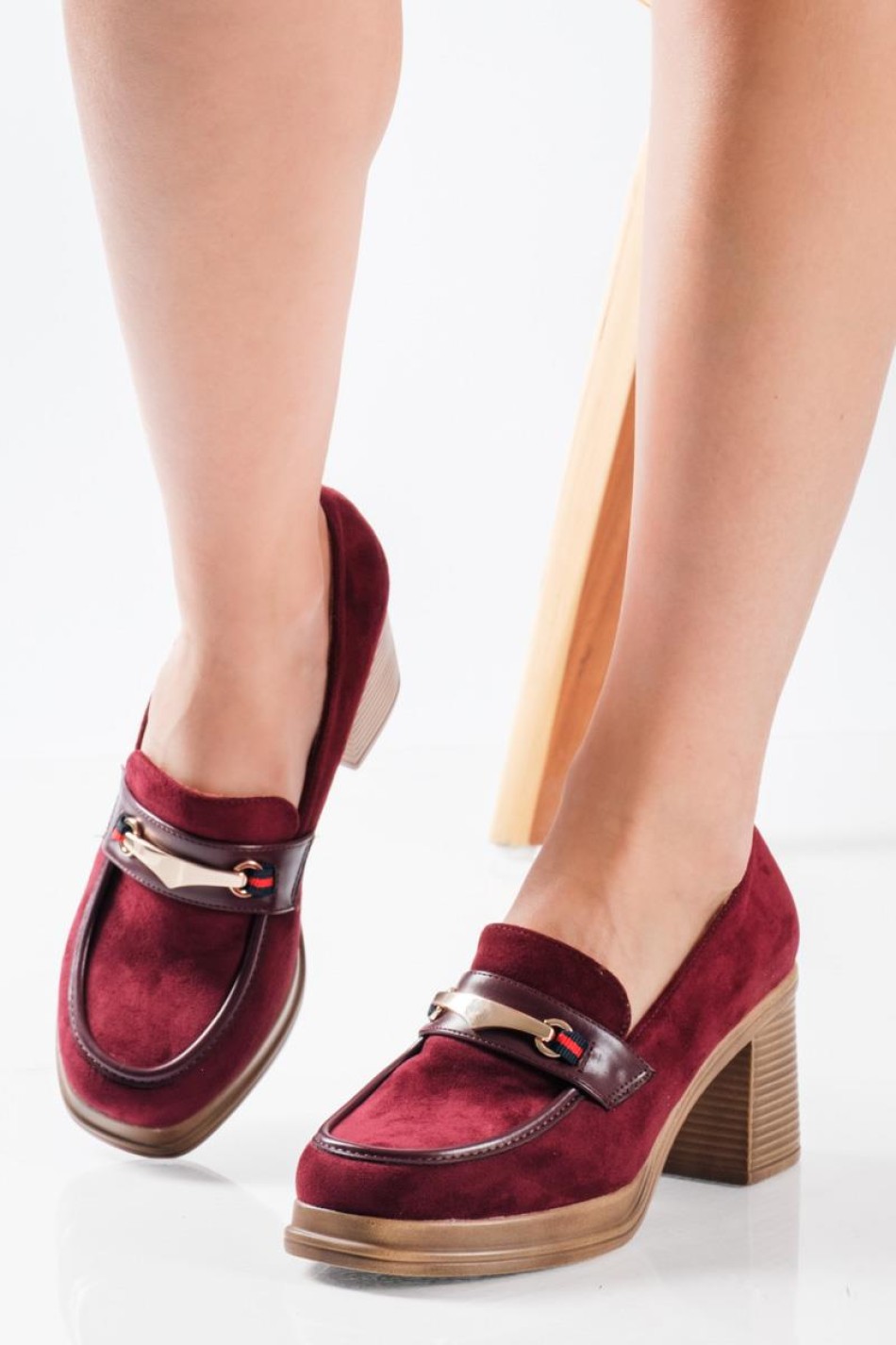 Suede loafers με χοντρό τακούνι ξύλινης όψης και μεταλλική αγκράφα ΜΠΟΡΝΤΩ