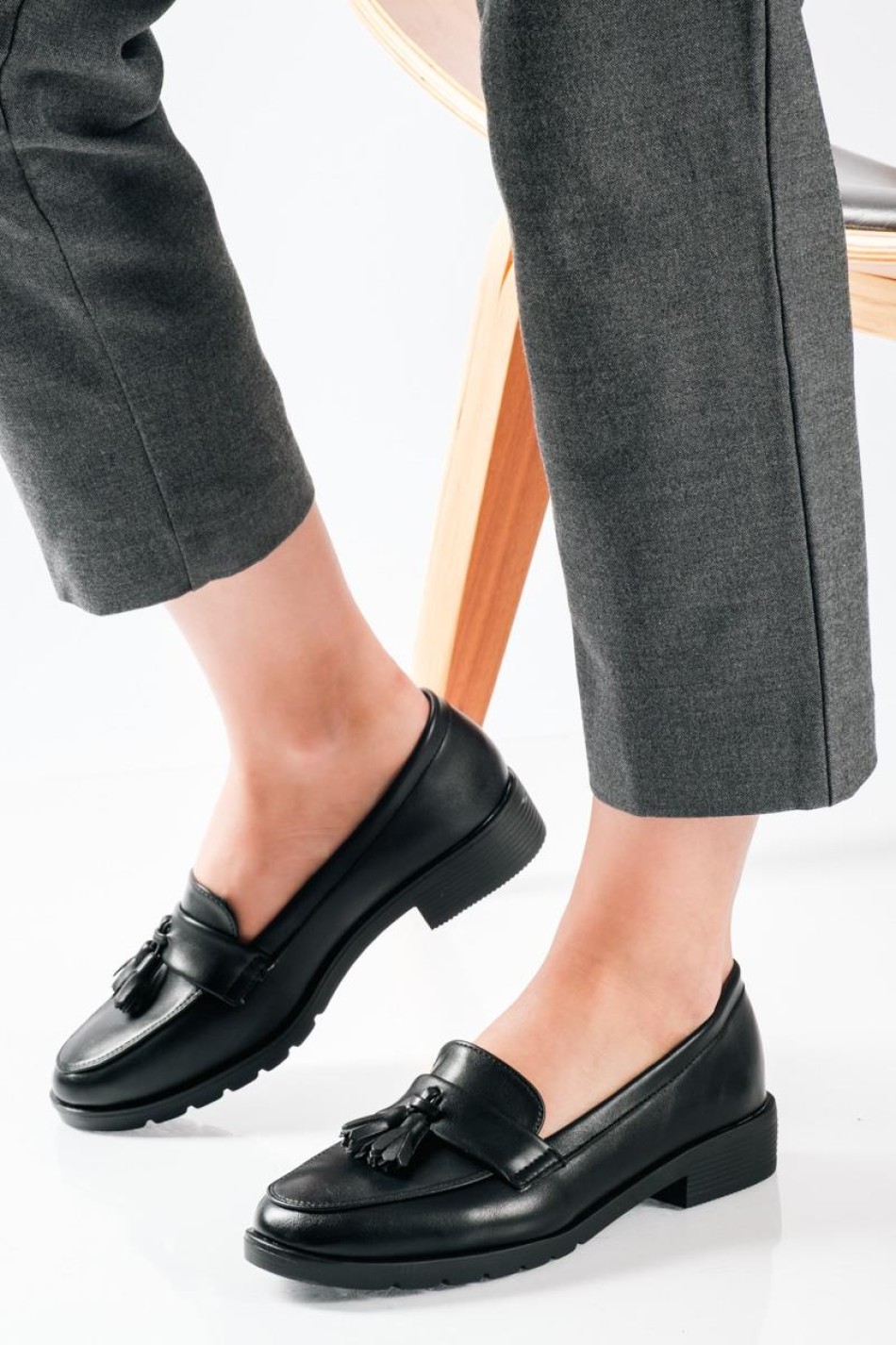 Flat matte loafers σε fashioned στυλ ΜΑΥΡΟ