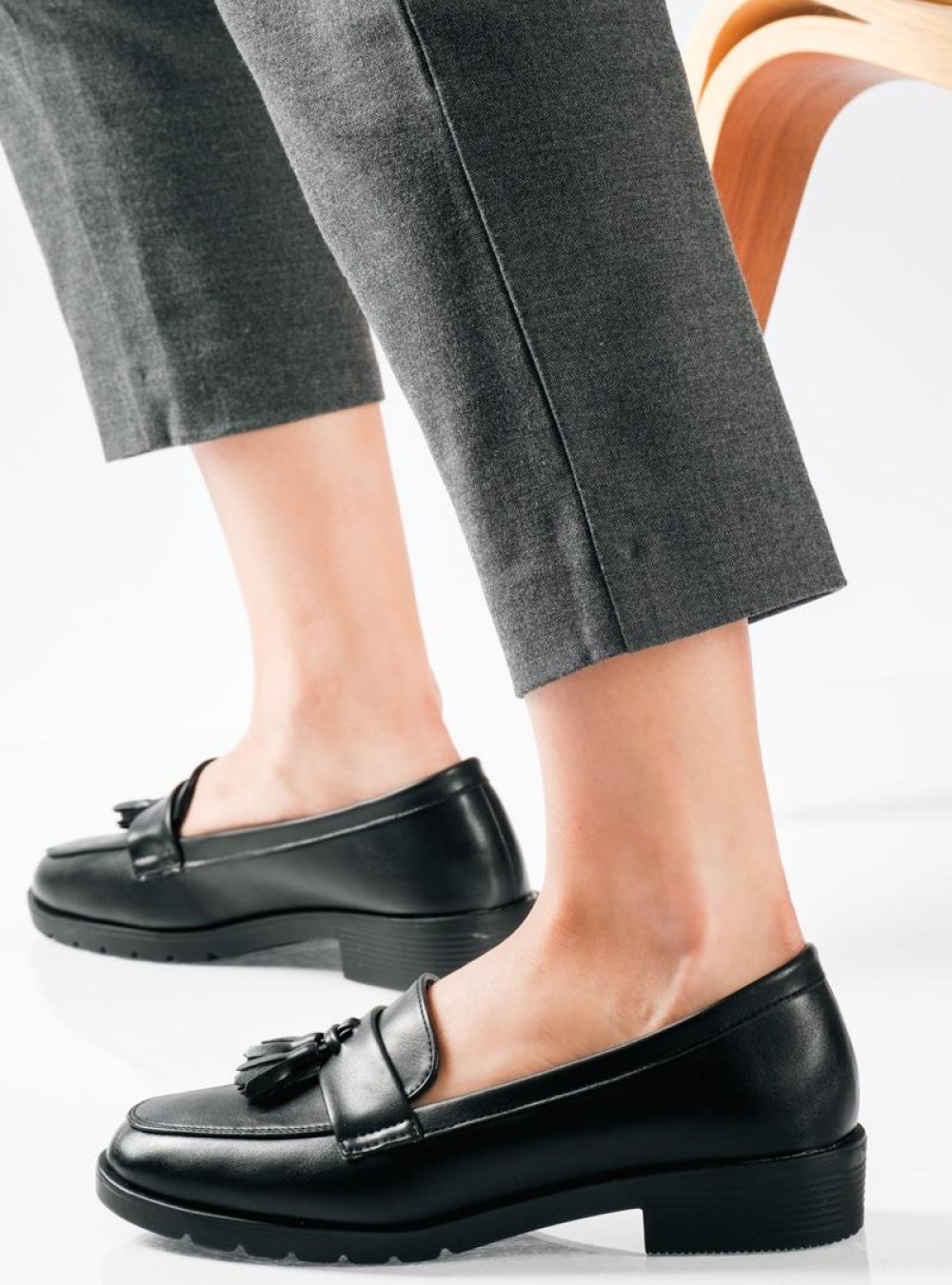 Flat matte loafers σε fashioned στυλ ΜΑΥΡΟ