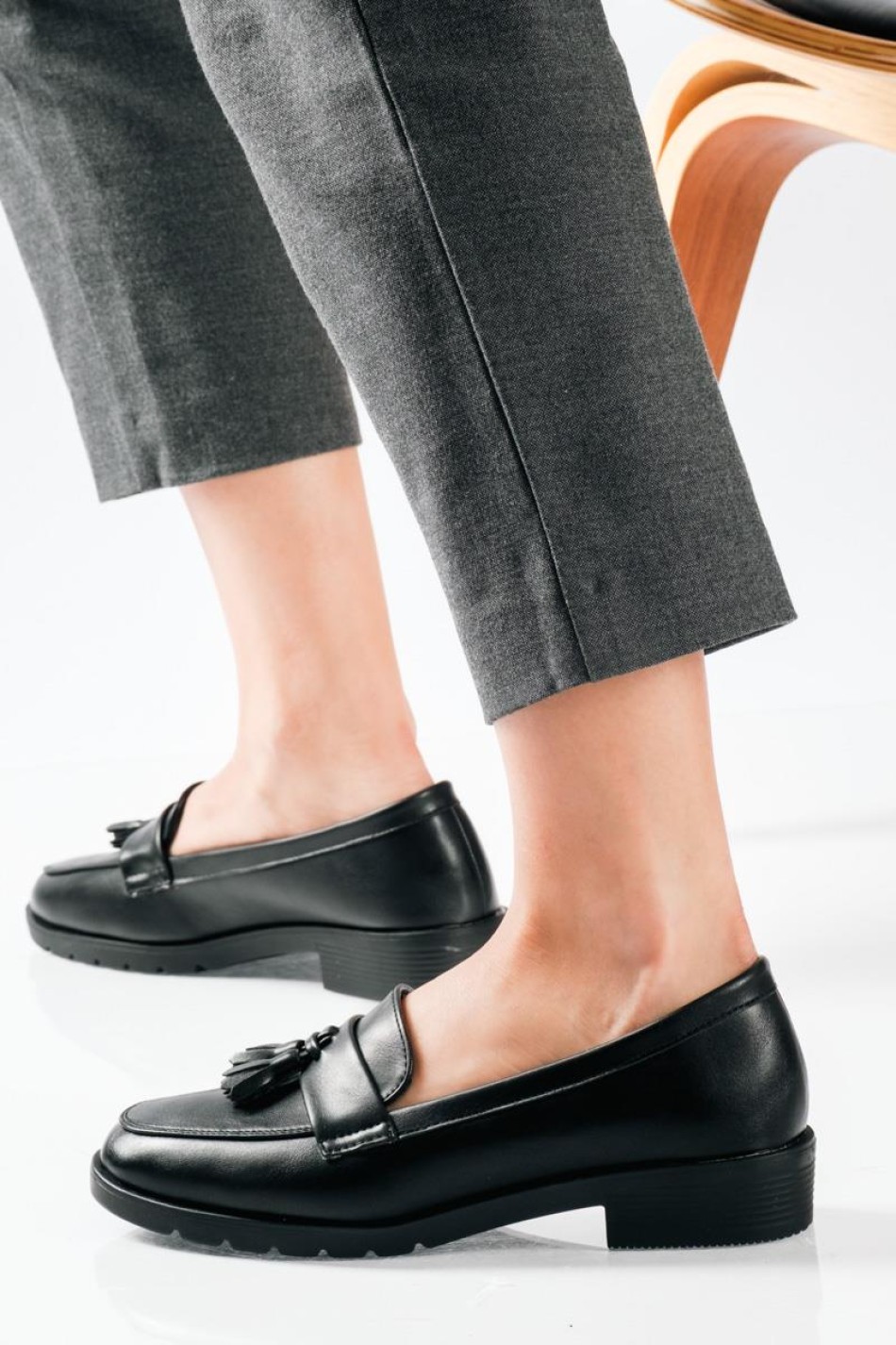 Flat matte loafers σε fashioned στυλ ΜΑΥΡΟ