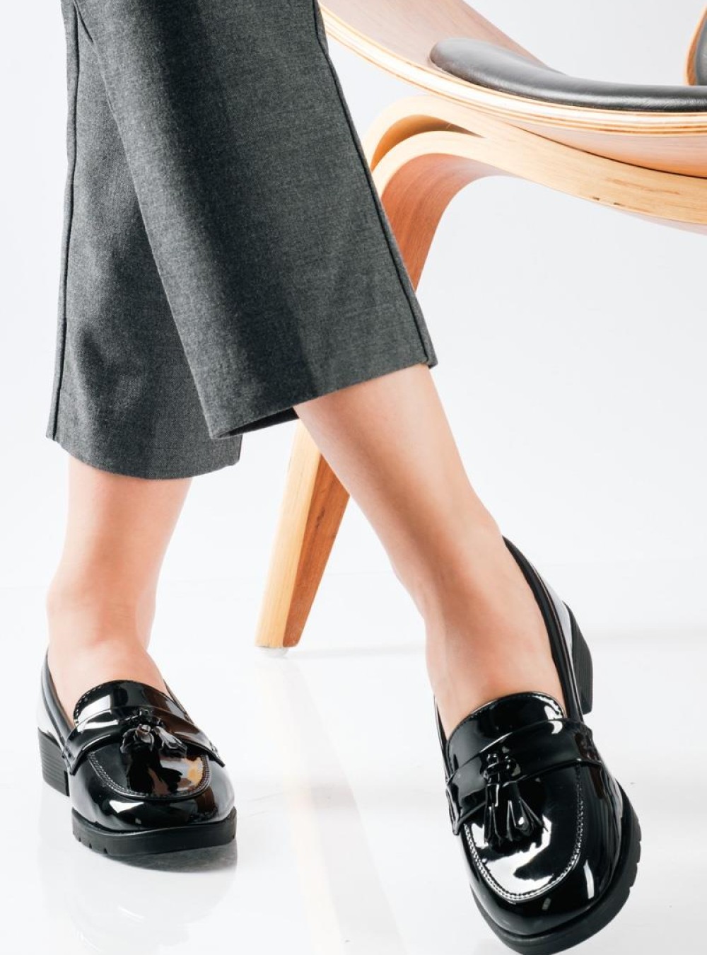 Flat λουστρίνι loafers με κρόσια old fashioned στυλ ΜΑΥΡΟ Flat λουστρίνι loafers με κρόσια old fashioned στυλ ΜΑΥΡΟ