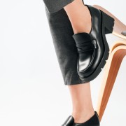 Office loafer με chunky τακούνι και minimal γράμμη ΜΑΥΡΟ Office loafer με chunky τακούνι και minimal γράμμη ΜΑΥΡΟ