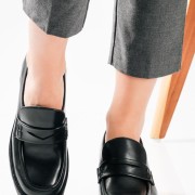 Office loafer με chunky τακούνι και minimal γράμμη ΜΑΥΡΟ Office loafer με chunky τακούνι και minimal γράμμη ΜΑΥΡΟ