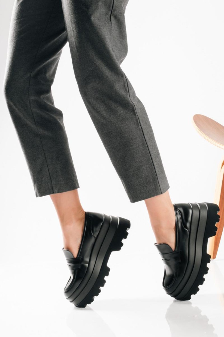 Δίσολο loafer με ανδρόγυνο στυλ και chunky σόλα ΜΑΥΡΟ Δίσολο loafer με ανδρόγυνο στυλ και chunky σόλα ΜΑΥΡΟ