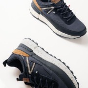 XTI ανδρικό sneaker με συνδυασμό υλικών και urban στυλ ΜΠΛΕ XTI ανδρικό sneaker με συνδυασμό υλικών και urban στυλ ΜΠΛΕ