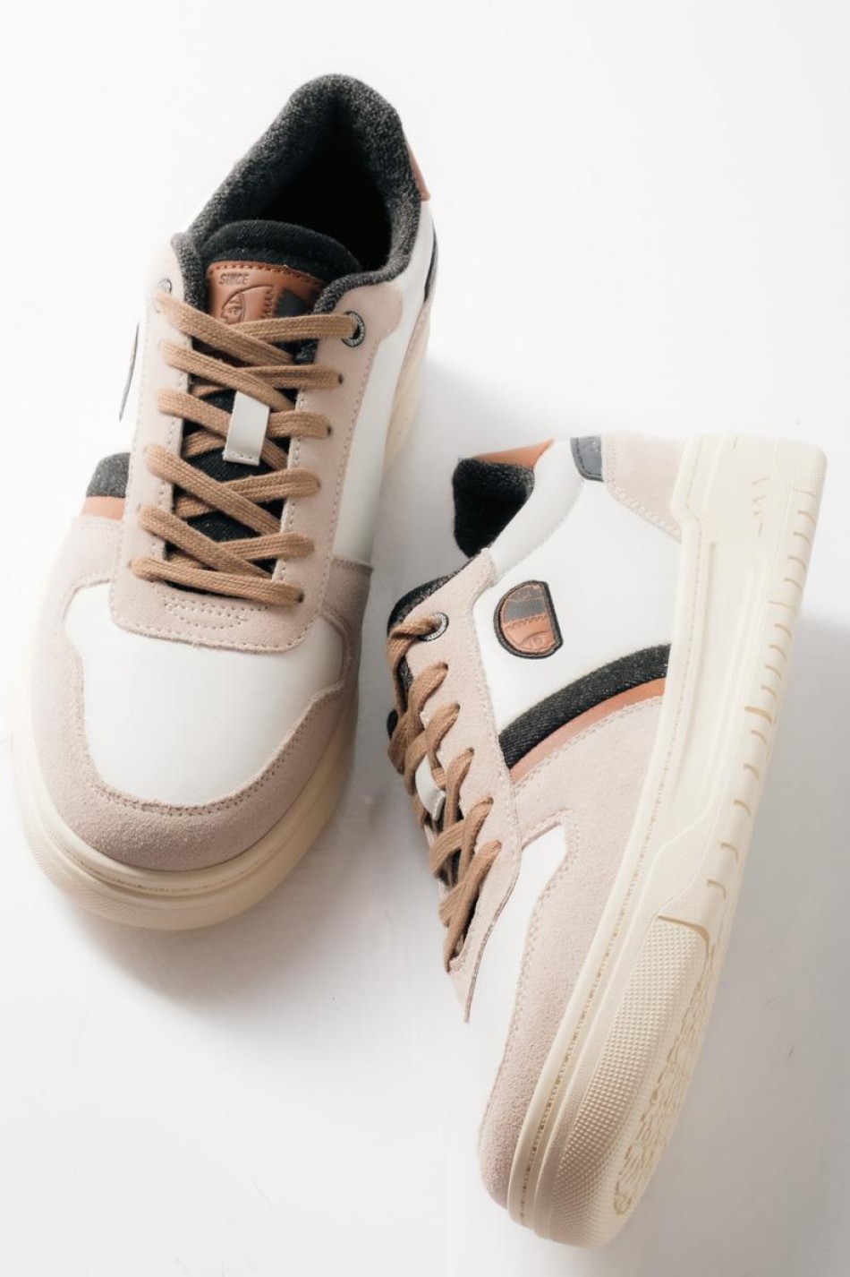 AMERICANINO Ανδρικά retro sneakers με suede λεπτομέρειες ΑΣΠΡΟ AMERICANINO Ανδρικά retro sneakers με suede λεπτομέρειες ΑΣΠΡΟ