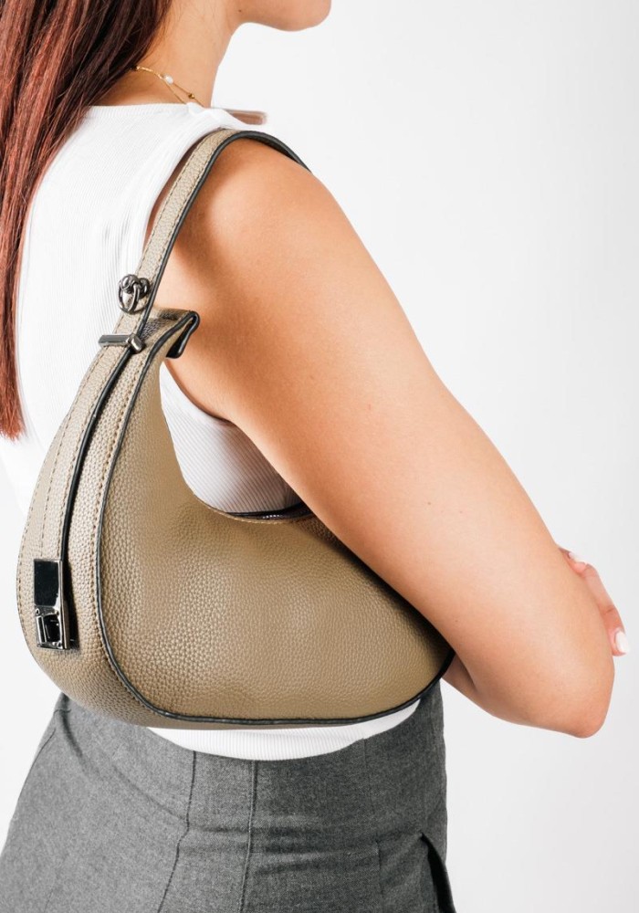 Τσάντα μικρή σε στυλ Crescent Bag με λουράκι χιαστί στο εσωτερικό μέρος ΠΟΥΡΟ