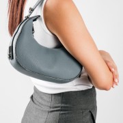 Τσάντα μικρή σε στυλ Crescent Bag με λουράκι χιαστί στο εσωτερικό μέρος ΠΕΤΡΟΛ Τσάντα μικρή σε στυλ Crescent Bag με λουράκι χιαστί στο εσωτερικό μέρος ΠΕΤΡΟΛ