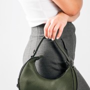 Τσάντα μικρή σε στυλ Crescent Bag με λουράκι χιαστί στο εσωτερικό μέρος ΛΑΔΙ