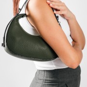 Τσάντα μικρή σε στυλ Crescent Bag με λουράκι χιαστί στο εσωτερικό μέρος ΛΑΔΙ