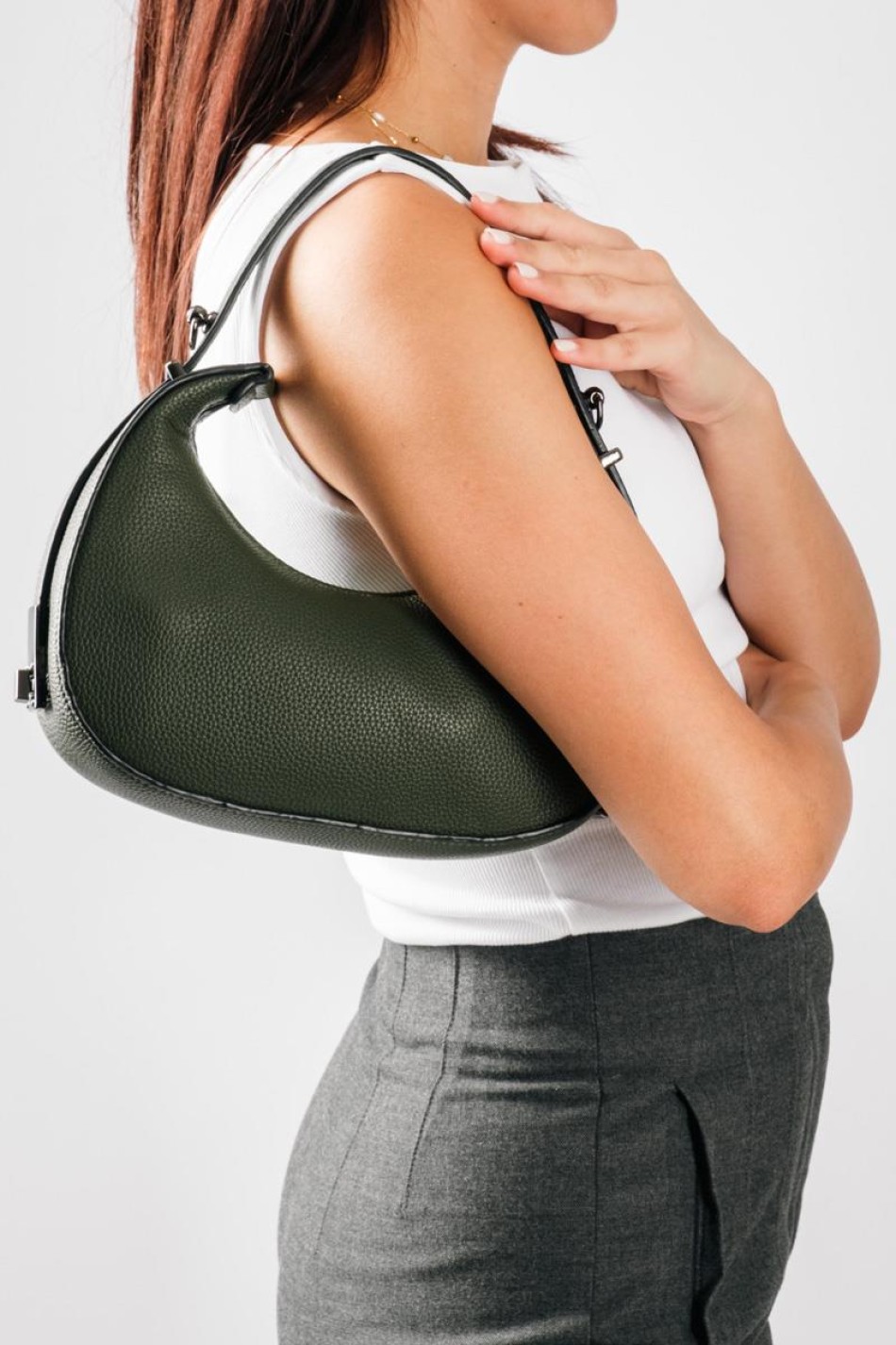 Τσάντα μικρή σε στυλ Crescent Bag με λουράκι χιαστί στο εσωτερικό μέρος ΛΑΔΙ