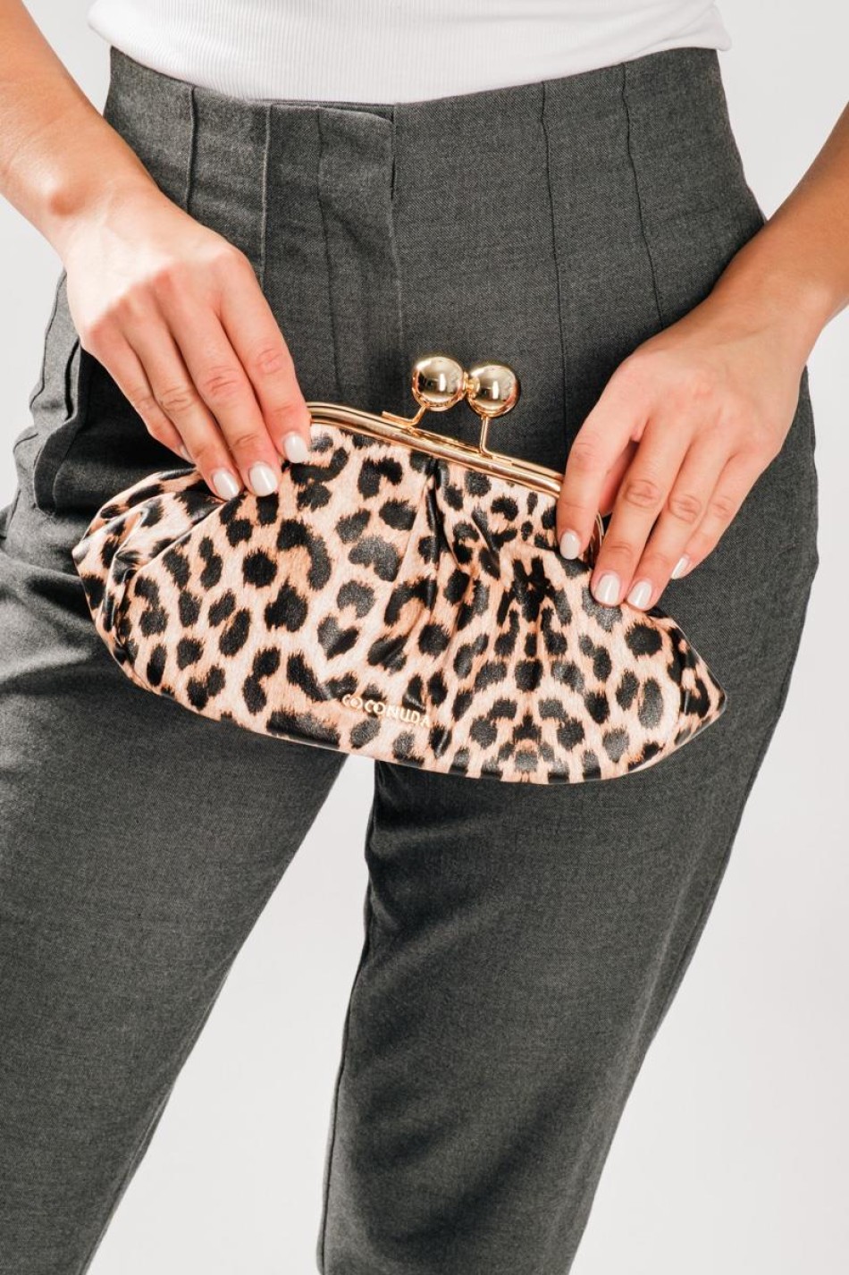 Τσαντάκι clutch με vintage κούμπωμα και επιπλέον χιαστί λουράκι με αλυσίδα εσωτερικά ΛΕΟΠΑΡ