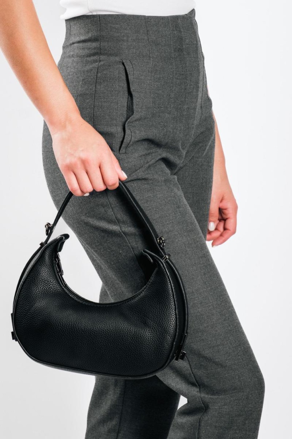 Crescent bag ώμου με ασημί φερμουάρ και επιπλέον χιαστί λουράκι εσωτερικά ΜΑΥΡΟ