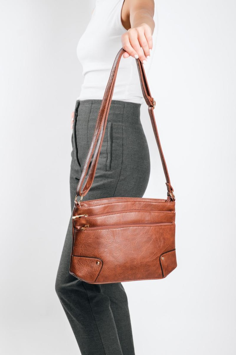 Crossbody τσάντα με δύο επιπλέον εξωτερικές θήκες ΤΑΜΠΑ Crossbody τσάντα με δύο επιπλέον εξωτερικές θήκες ΤΑΜΠΑ