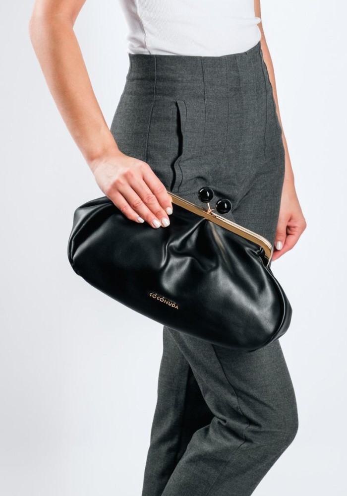 Τσαντάκι clutch με vintage κούμπωμα και επιπλέον χιαστί λουράκι με αλυσίδα εσωτερικά ΜΑΥΡΟ