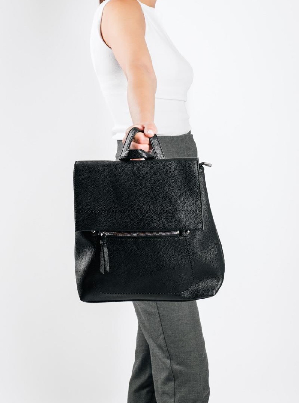 Backpack με εξωτερική τσέπη και ασημί λεπτομέρειες ΜΑΥΡΟ Backpack με εξωτερική τσέπη και ασημί λεπτομέρειες ΜΑΥΡΟ